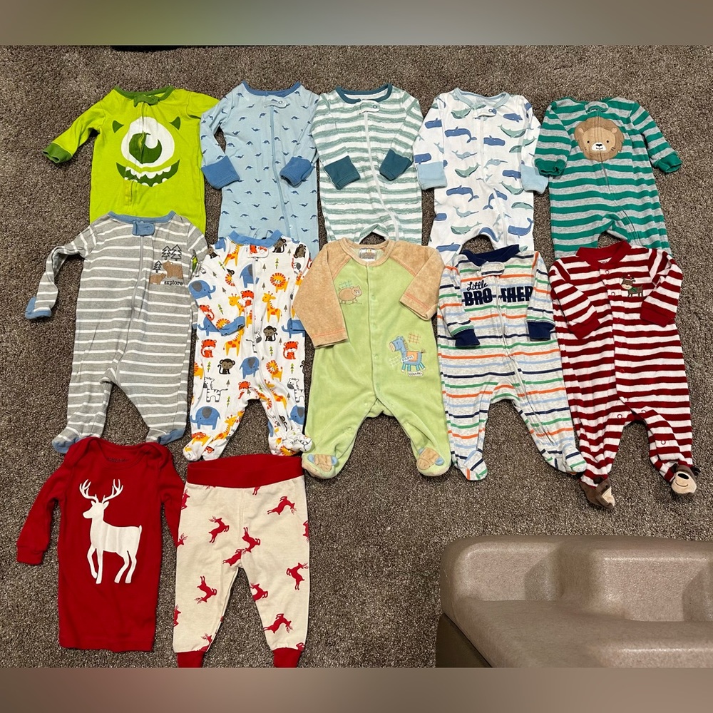 Lot of 11 pairs of boys pajamas 3m